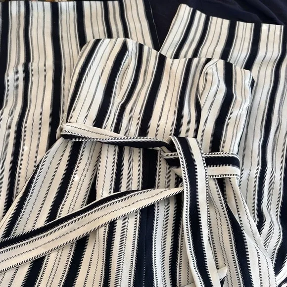 NWT H&M Chic Strapless Jumper Size 0 Wide Leg Crop Black White Striped Belted - Picture 2 of 9